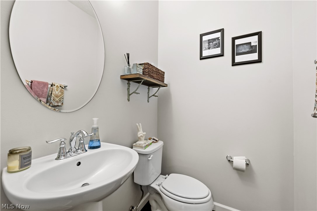 1388 Annette Court Lakewood OH 44107