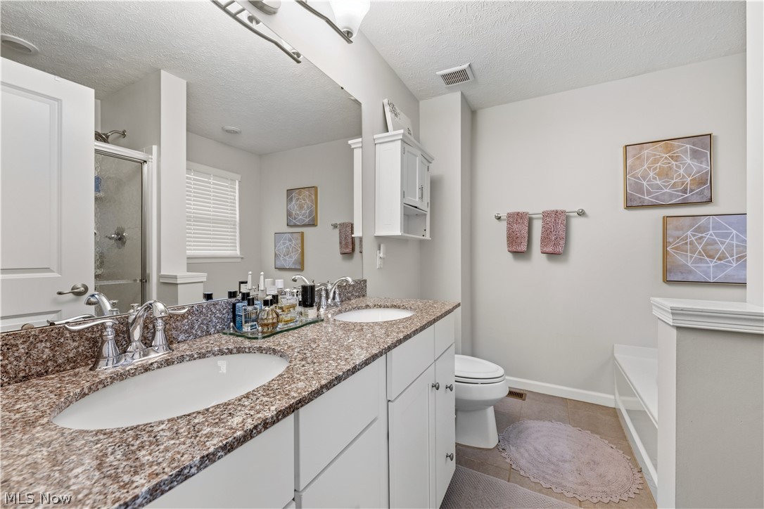 1388 Annette Court Lakewood OH 44107