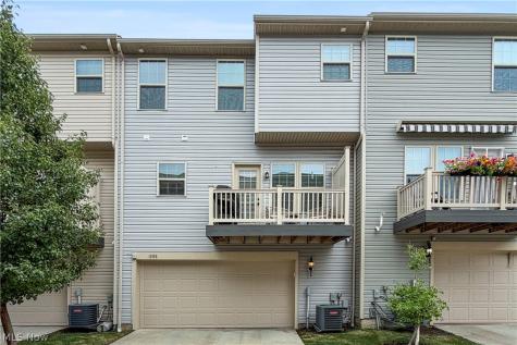 1388 Annette Court Lakewood OH 44107