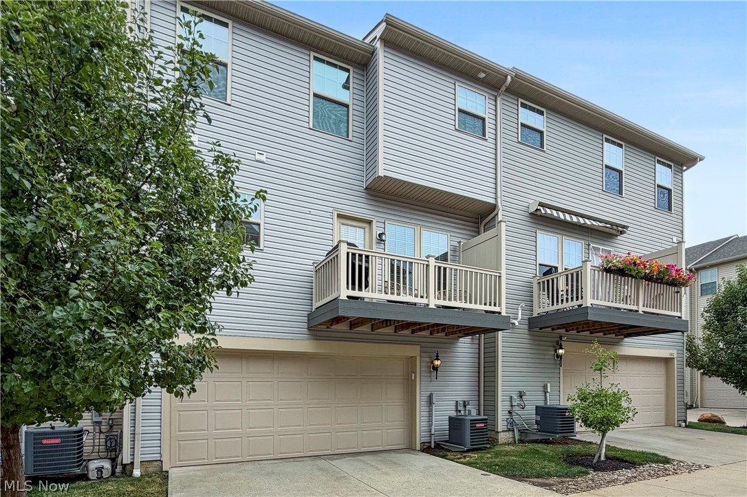 1388 Annette Court Lakewood OH 44107