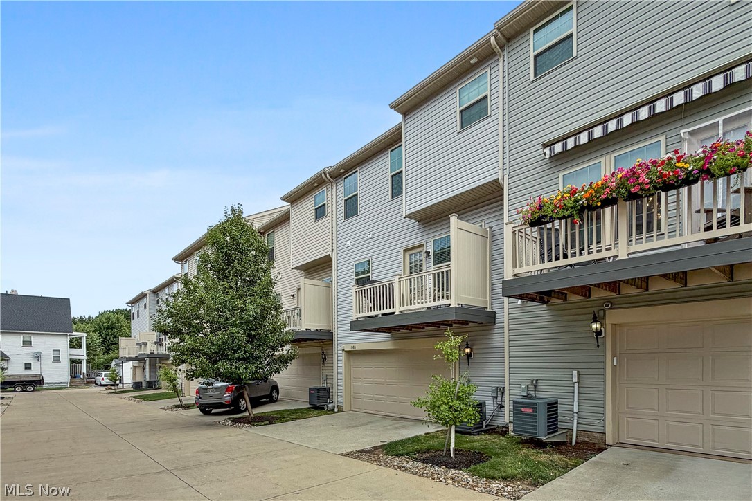 1388 Annette Court Lakewood OH 44107