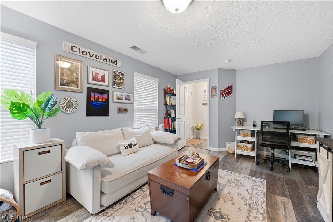 1388 Annette Court Lakewood OH 44107