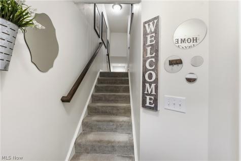 1388 Annette Court Lakewood OH 44107
