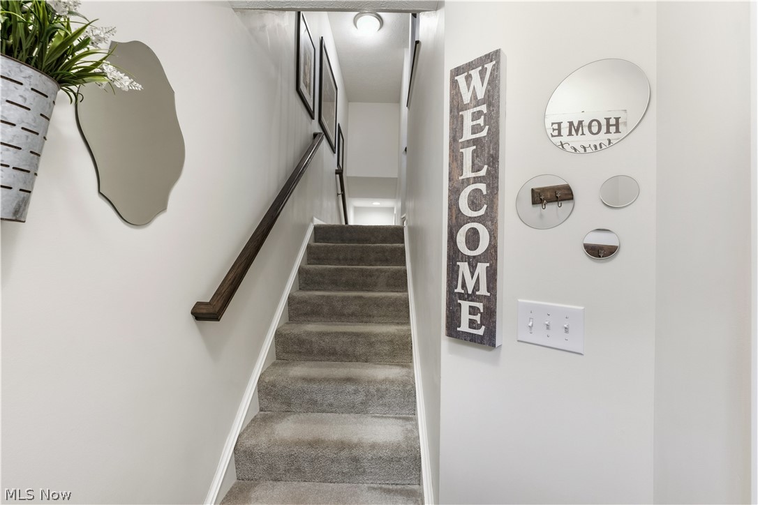 1388 Annette Court Lakewood OH 44107