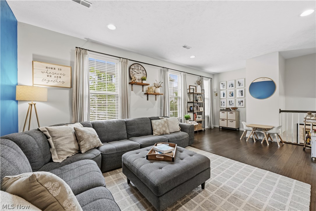 1388 Annette Court Lakewood OH 44107