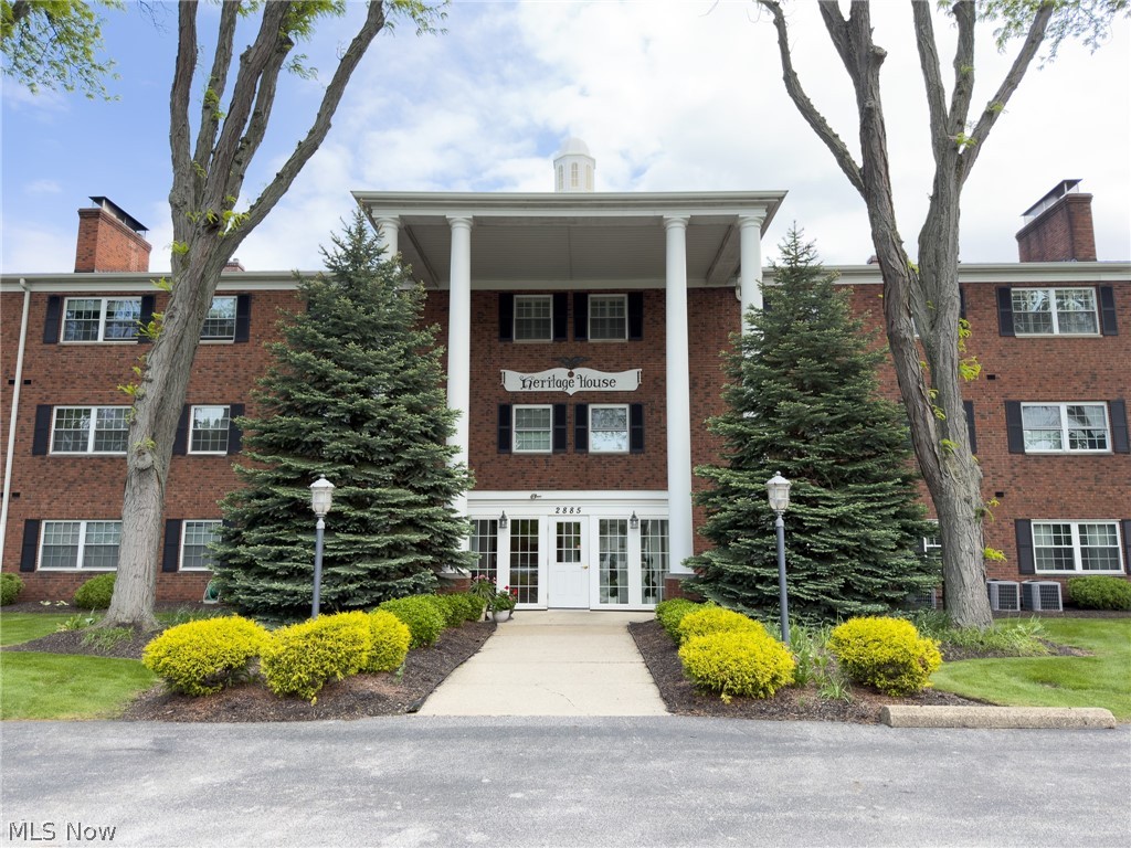 2885 Pease Drive Rocky River OH 44116
