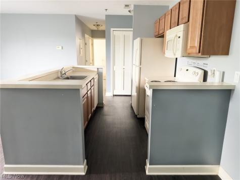2885 Pease Drive Rocky River OH 44116