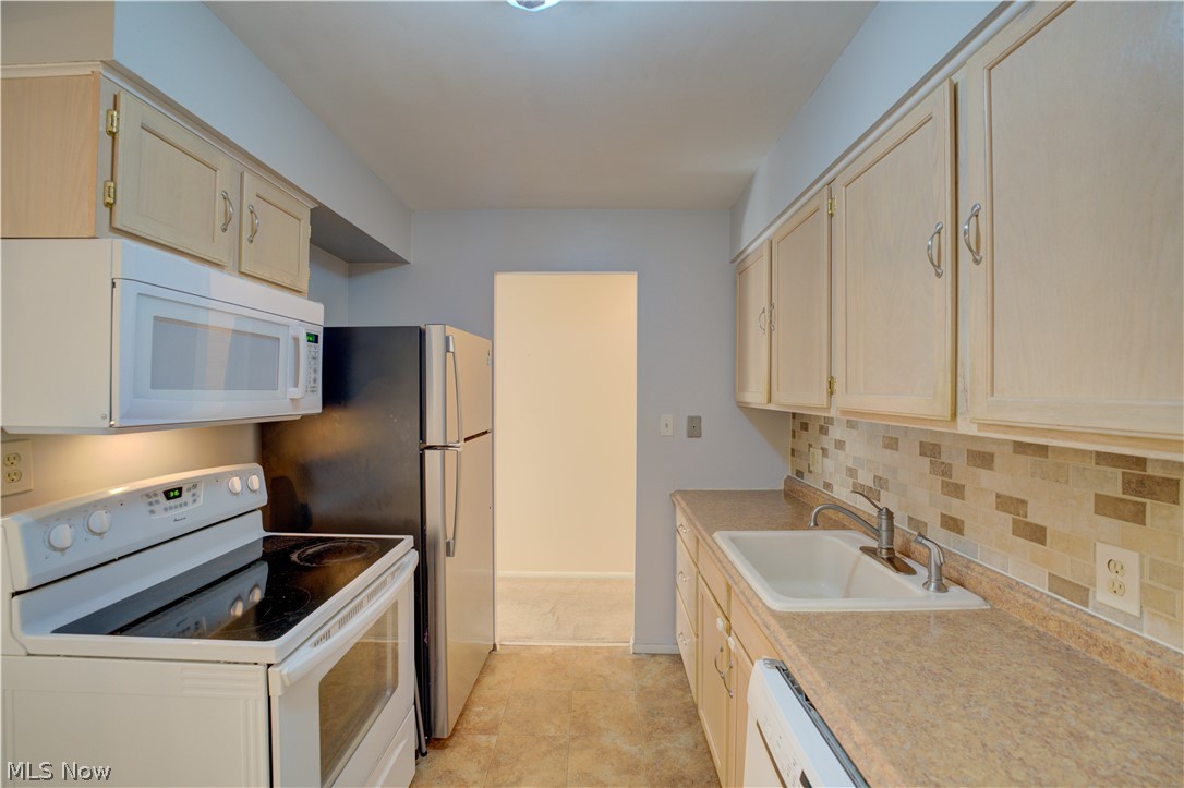 23492 David Drive North Olmsted OH 44070