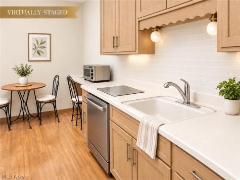 2112 Acacia Park Drive Lyndhurst OH 44124