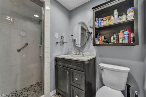 12520 Edgewater Drive Lakewood OH 44107