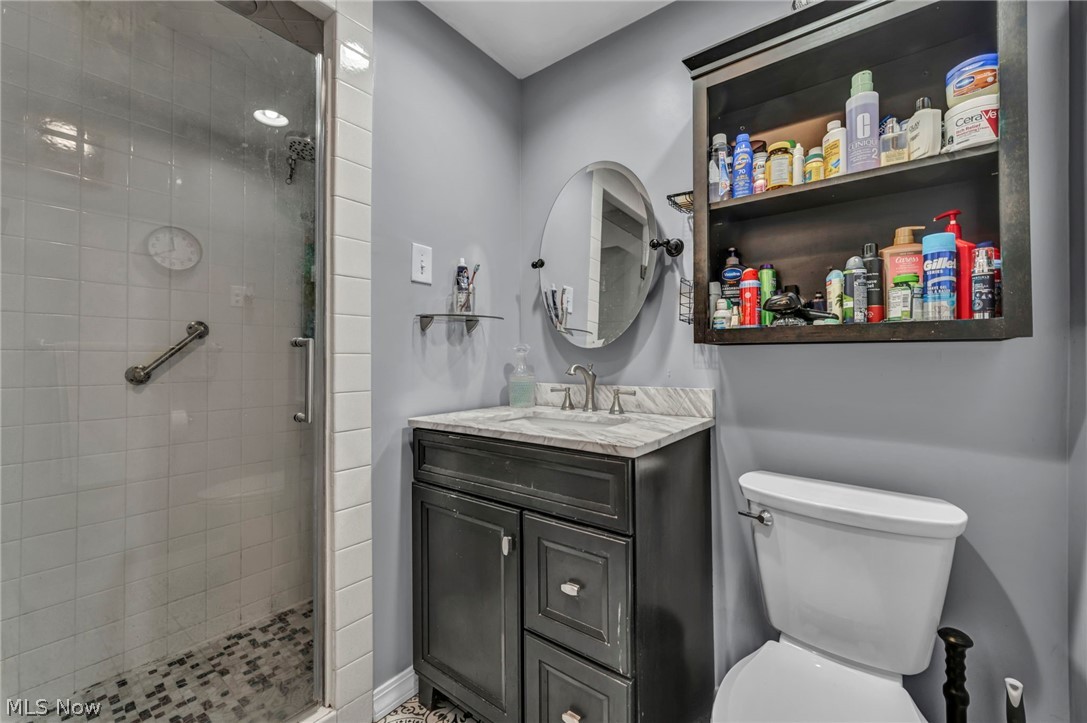 12520 Edgewater Drive Lakewood OH 44107