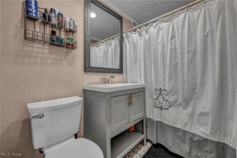 12520 Edgewater Drive Lakewood OH 44107
