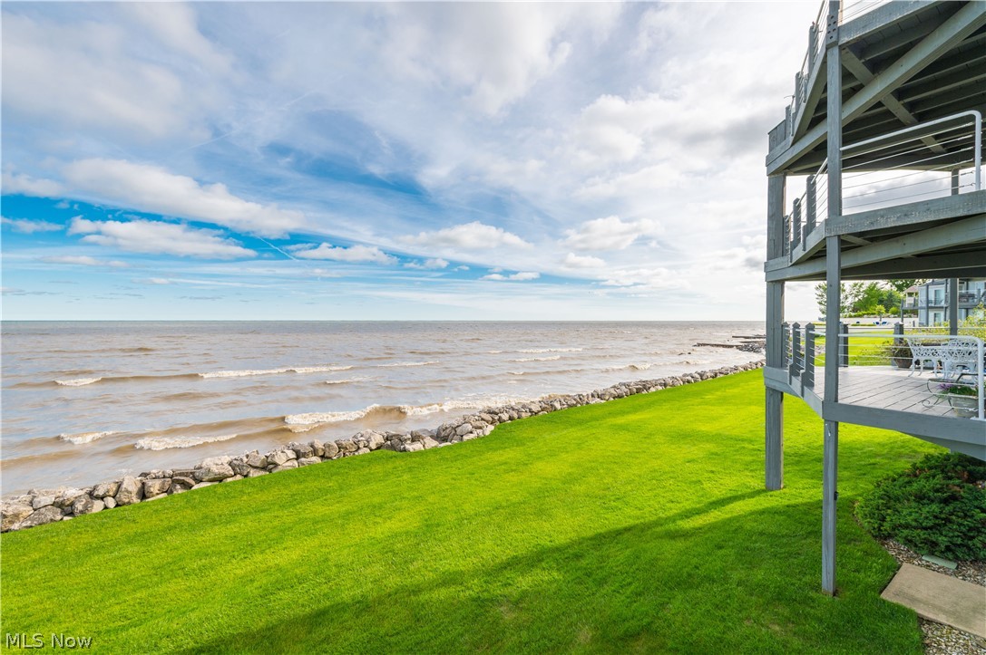 215 Grand Harbour Vermilion OH 44089