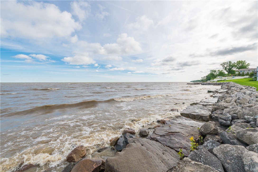 215 Grand Harbour Vermilion OH 44089