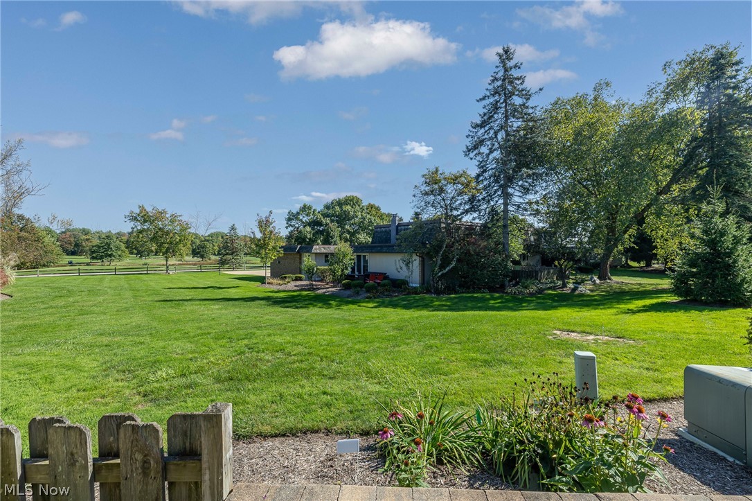 8532 Tanglewood Trail Chagrin Falls OH 44023