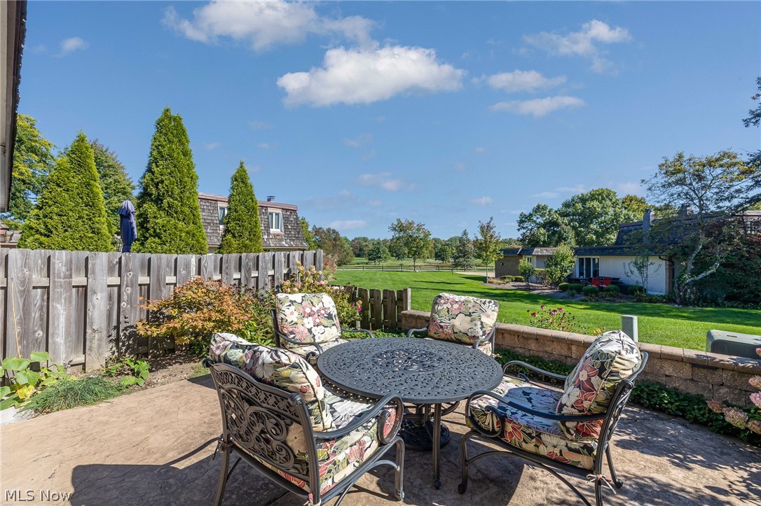 8532 Tanglewood Trail Chagrin Falls OH 44023