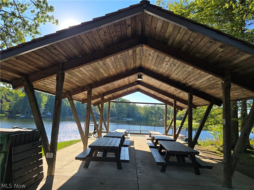 8532 Tanglewood Trail Chagrin Falls OH 44023