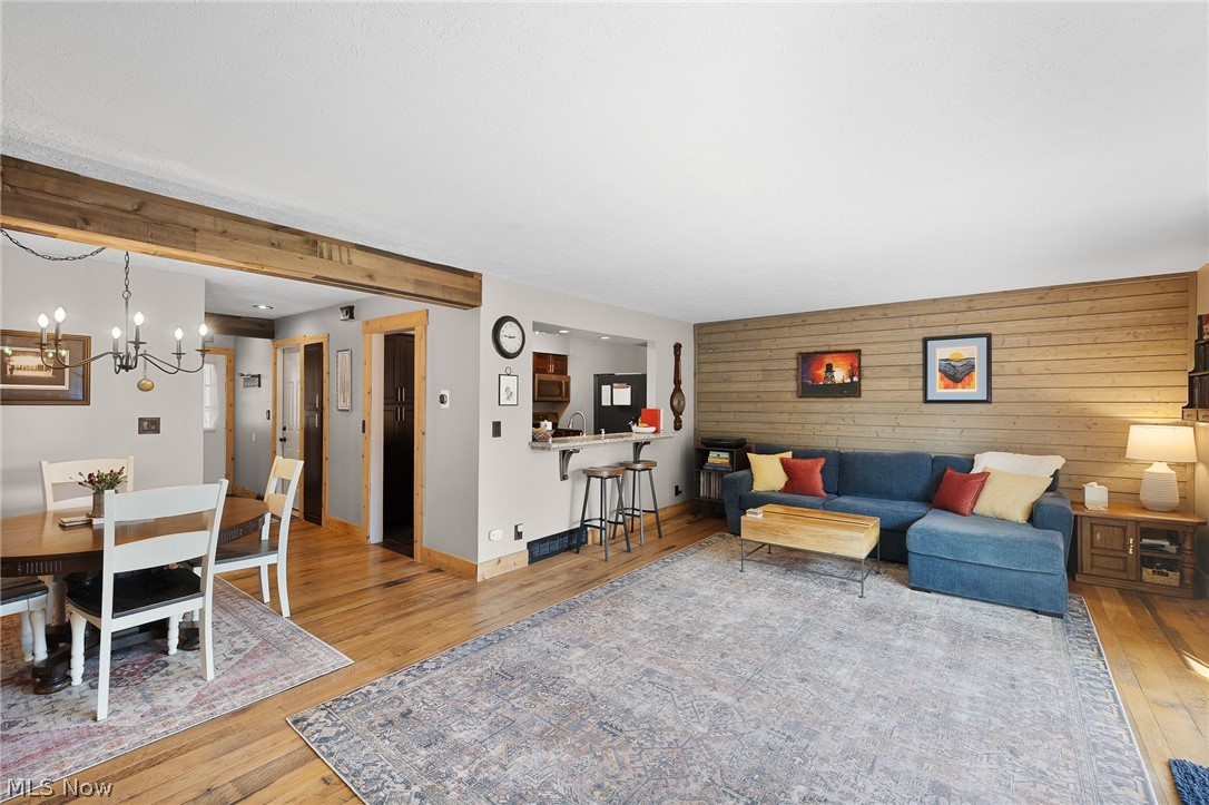 8532 Tanglewood Trail Chagrin Falls OH 44023