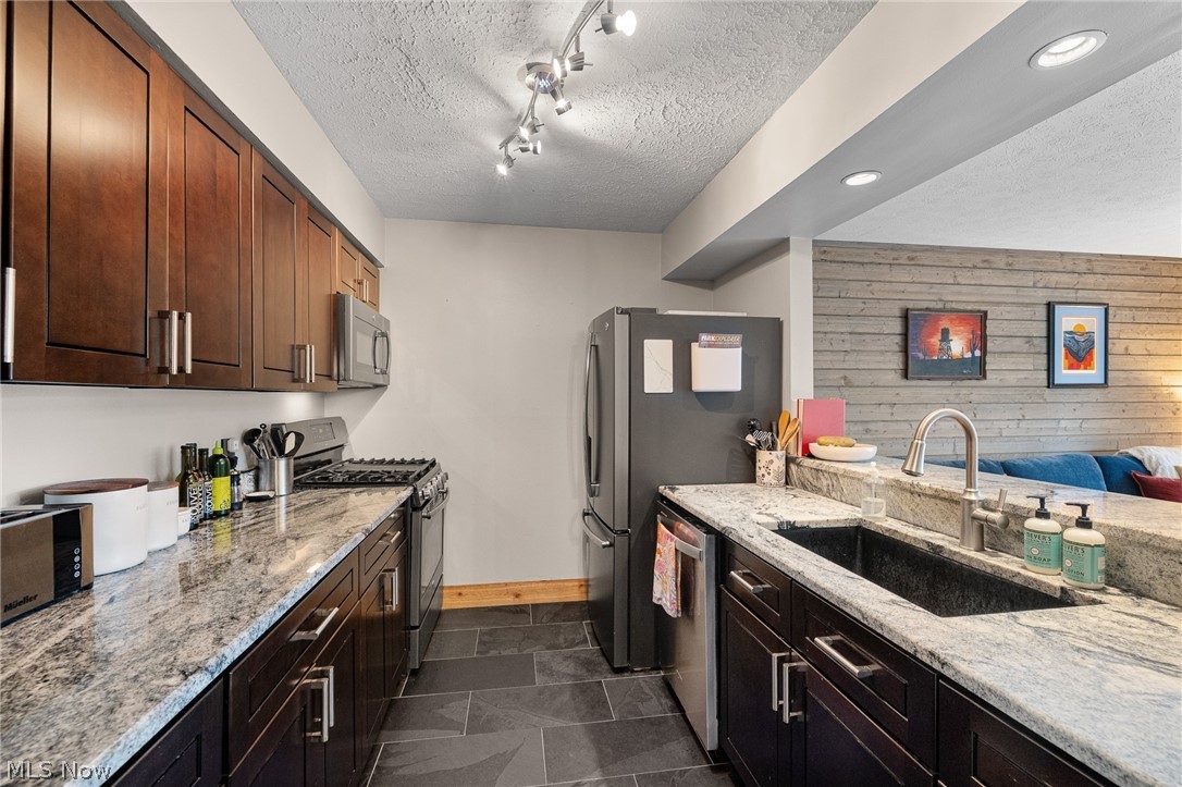 8532 Tanglewood Trail Chagrin Falls OH 44023