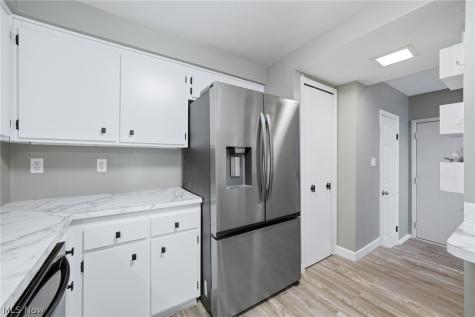 32726 Washington Court Solon OH 44139