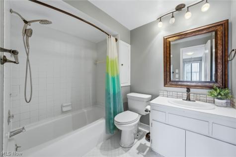 32726 Washington Court Solon OH 44139