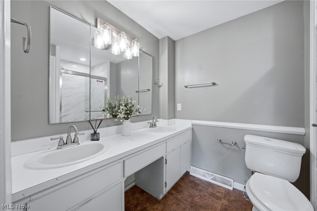 32726 Washington Court Solon OH 44139