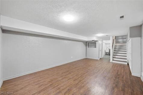 32726 Washington Court Solon OH 44139