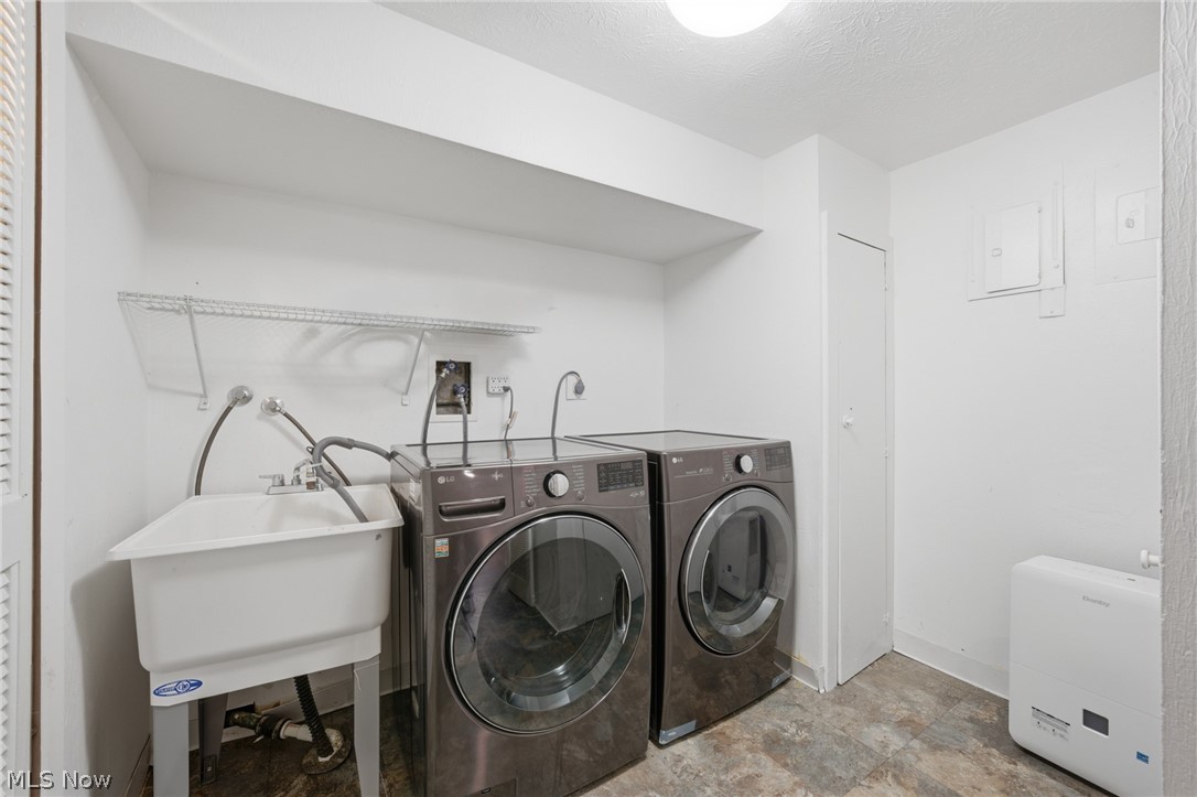 32726 Washington Court Solon OH 44139