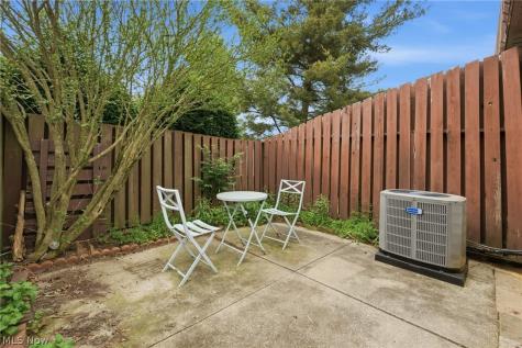 32726 Washington Court Solon OH 44139