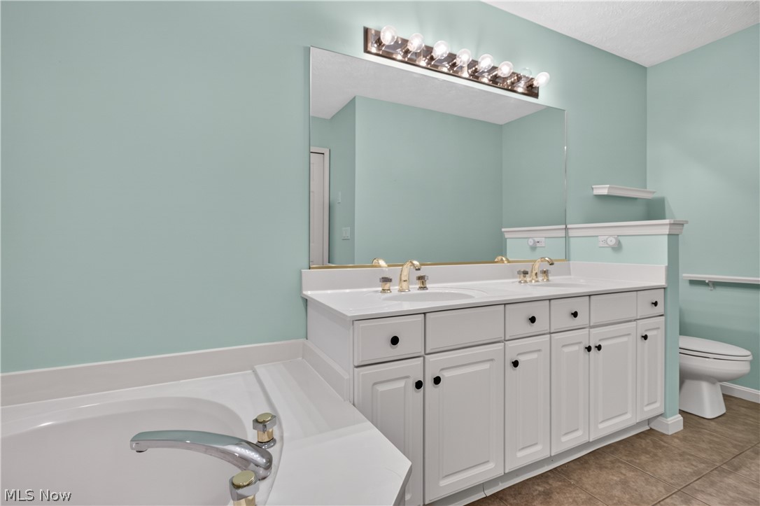 5242 Parkhurst Drive Sheffield Village OH 44054