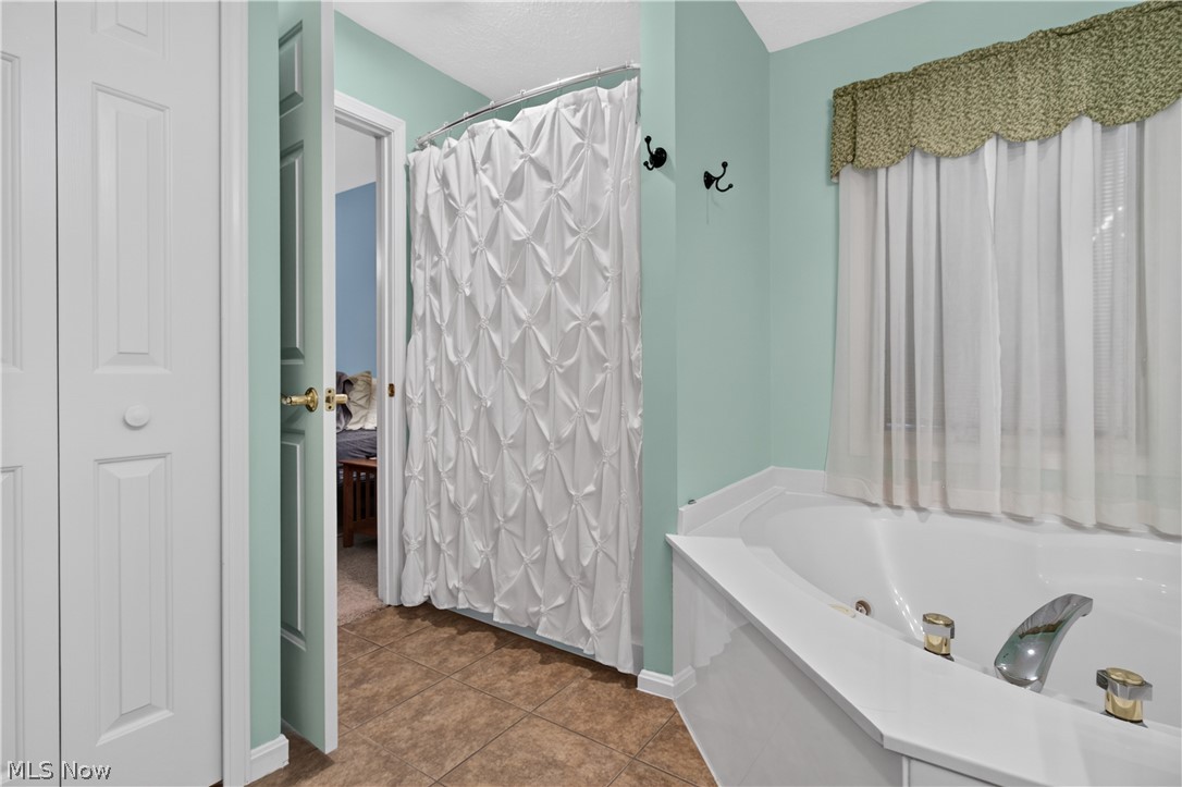 5242 Parkhurst Drive Sheffield Village OH 44054