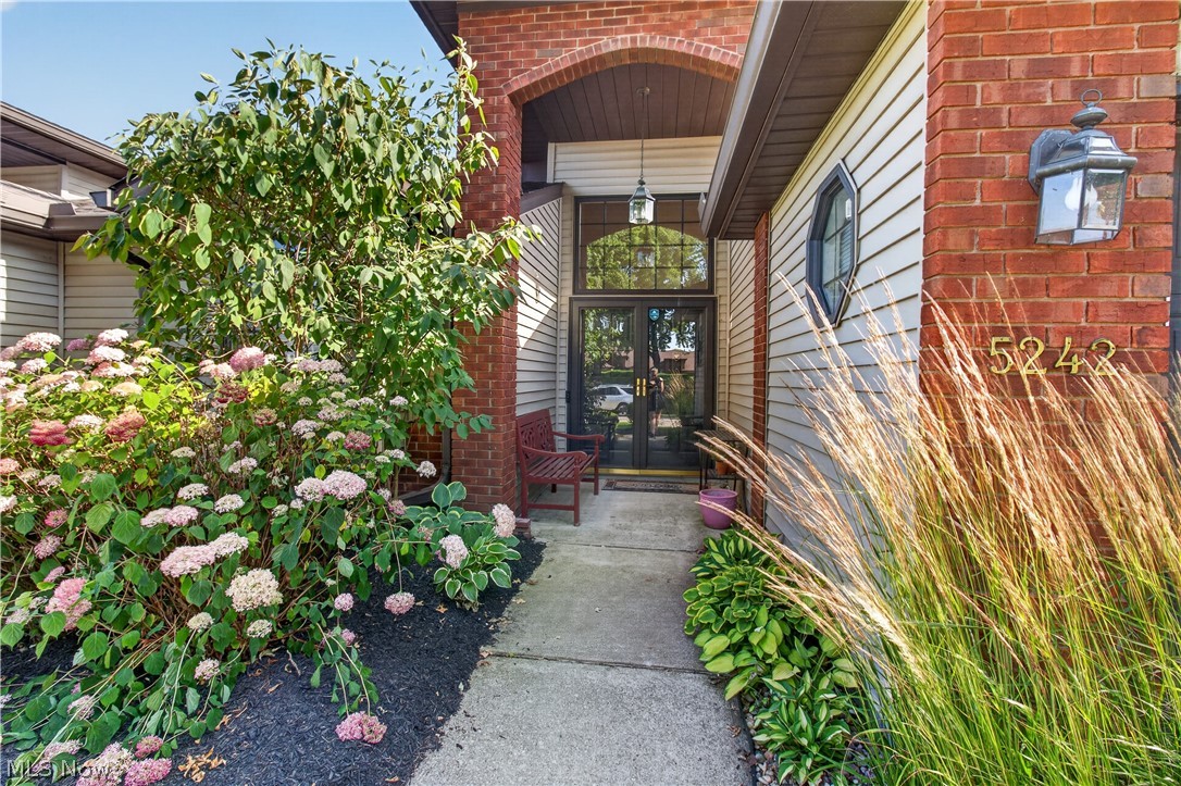 5242 Parkhurst Drive Sheffield Village OH 44054