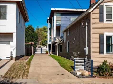 716 University Court Cleveland OH 44113
