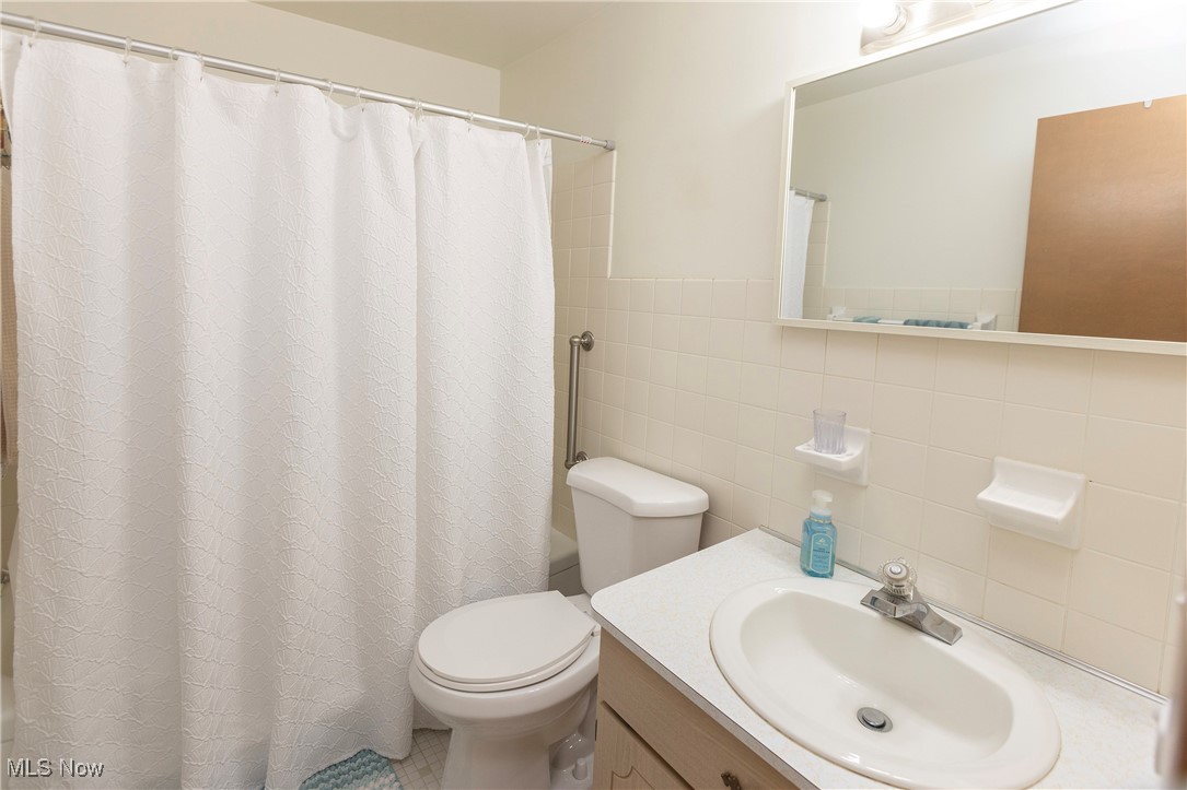 18501 Hilliard Boulevard Rocky River OH 44116