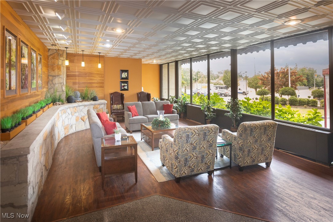 18501 Hilliard Boulevard Rocky River OH 44116