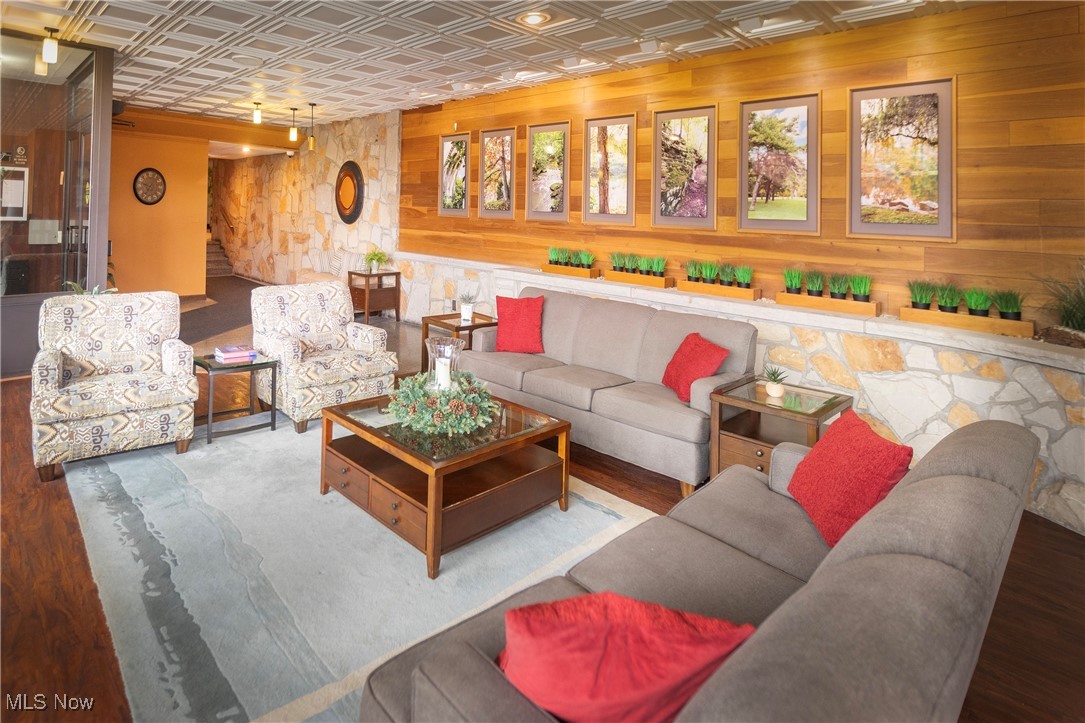 18501 Hilliard Boulevard Rocky River OH 44116