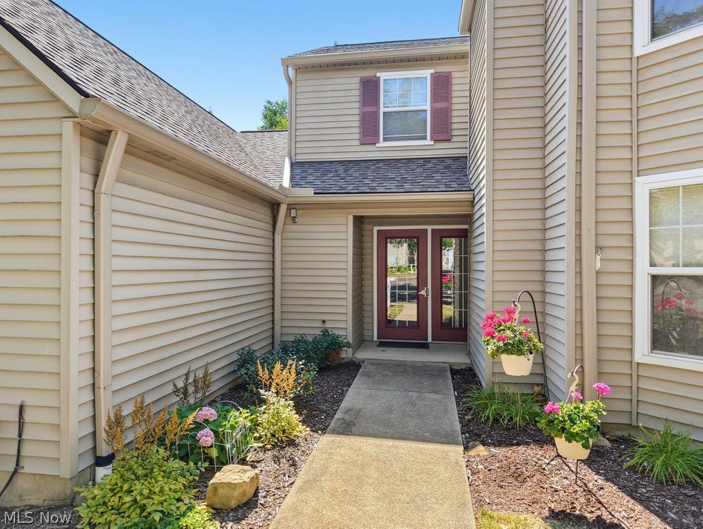 Sagamore Hills OH, 1005 Canyon View Road, Unit D
