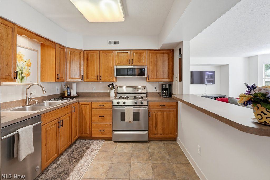 1005 Canyon View Road Sagamore Hills OH 44067