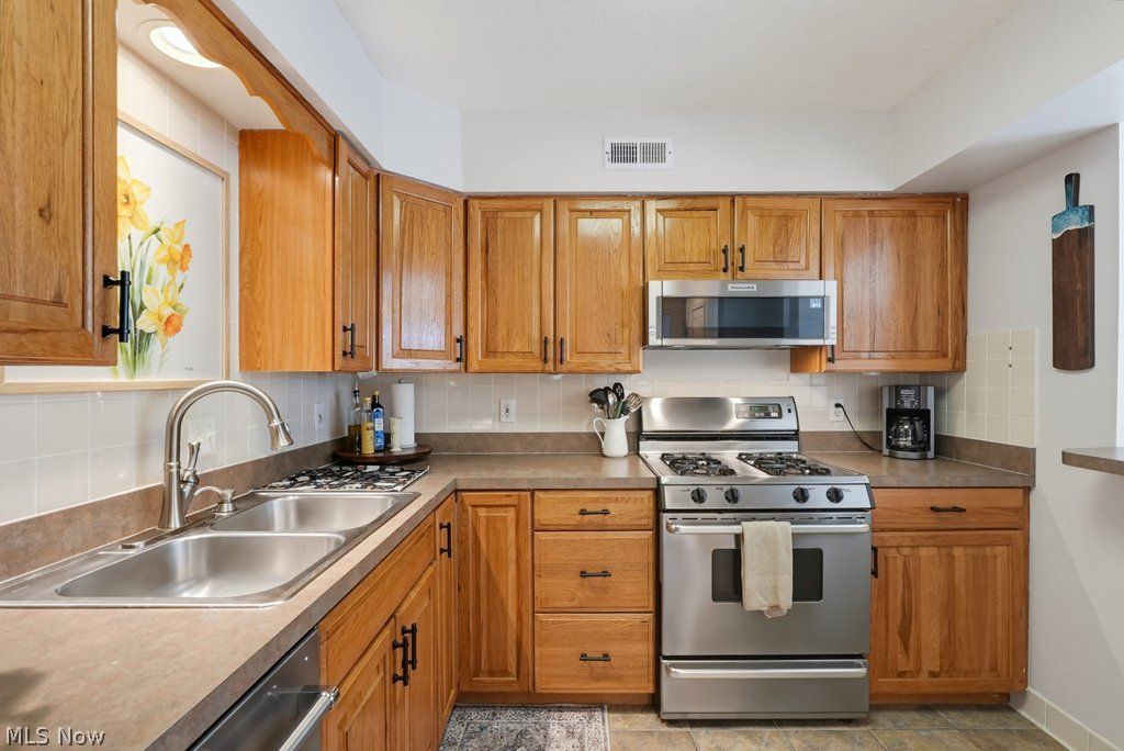 1005 Canyon View Road Sagamore Hills OH 44067