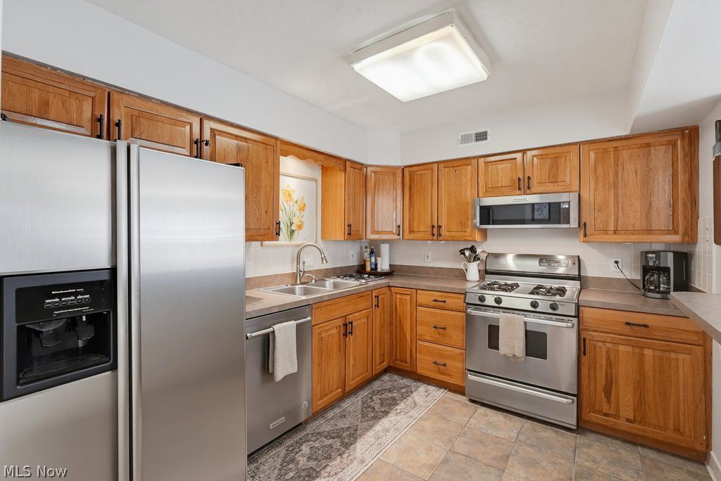 1005 Canyon View Road Sagamore Hills OH 44067