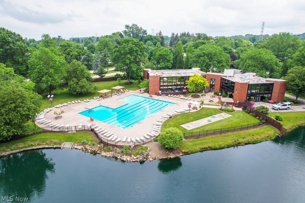 1005 Canyon View Road Sagamore Hills OH 44067