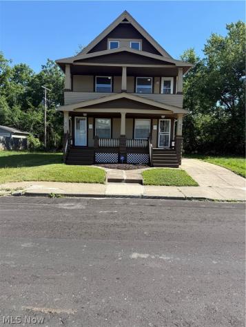 11824 Honeydale Avenue Cleveland OH 44120