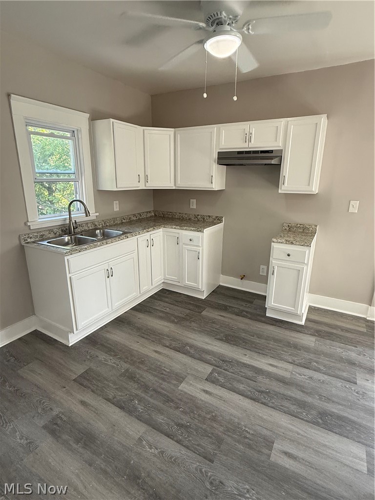 11824 Honeydale Avenue Cleveland OH 44120