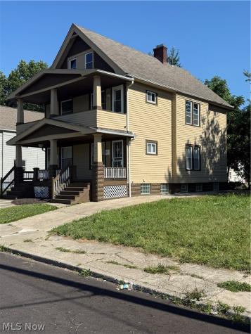 11824 Honeydale Avenue Cleveland OH 44120