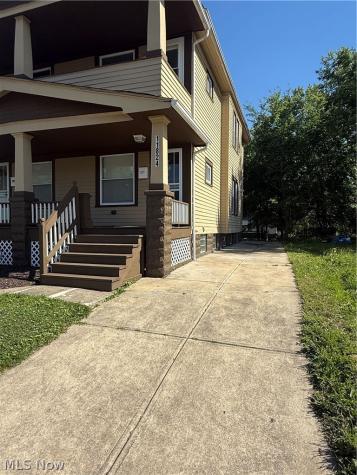 11824 Honeydale Avenue Cleveland OH 44120