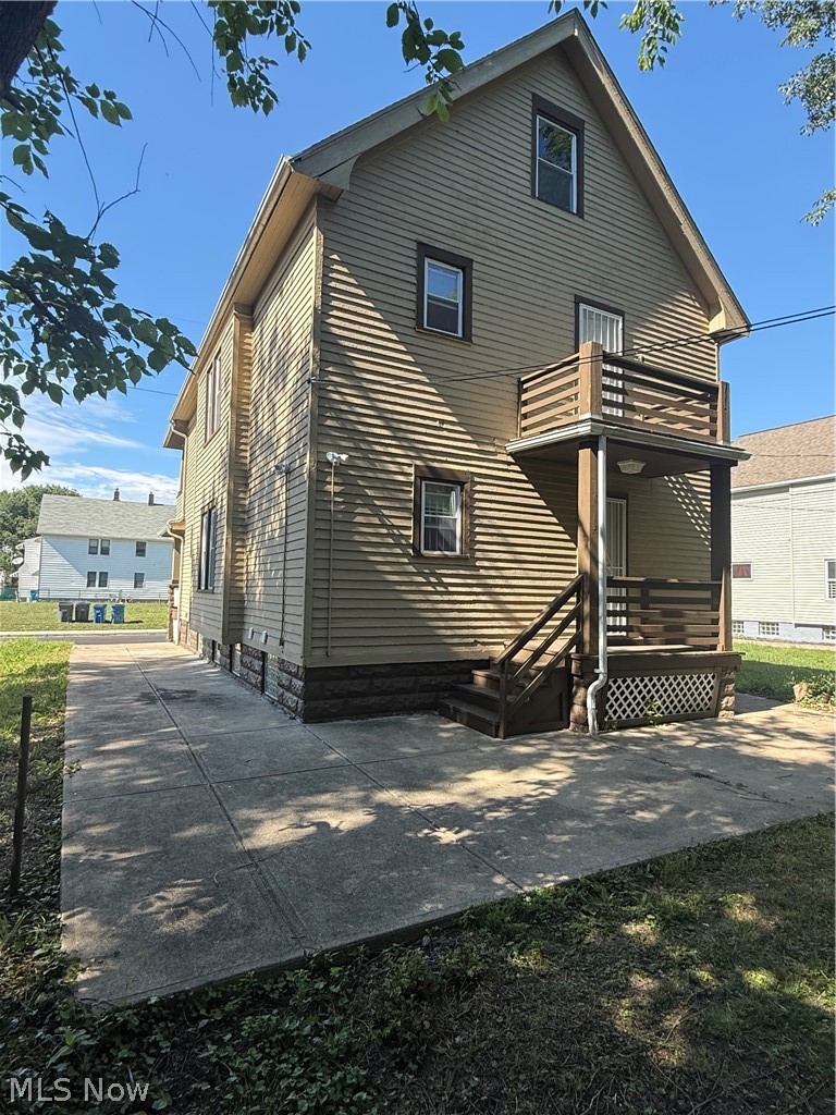 11824 Honeydale Avenue Cleveland OH 44120