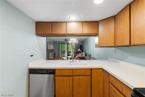 227-E Portage Lakes Drive Akron OH 44319