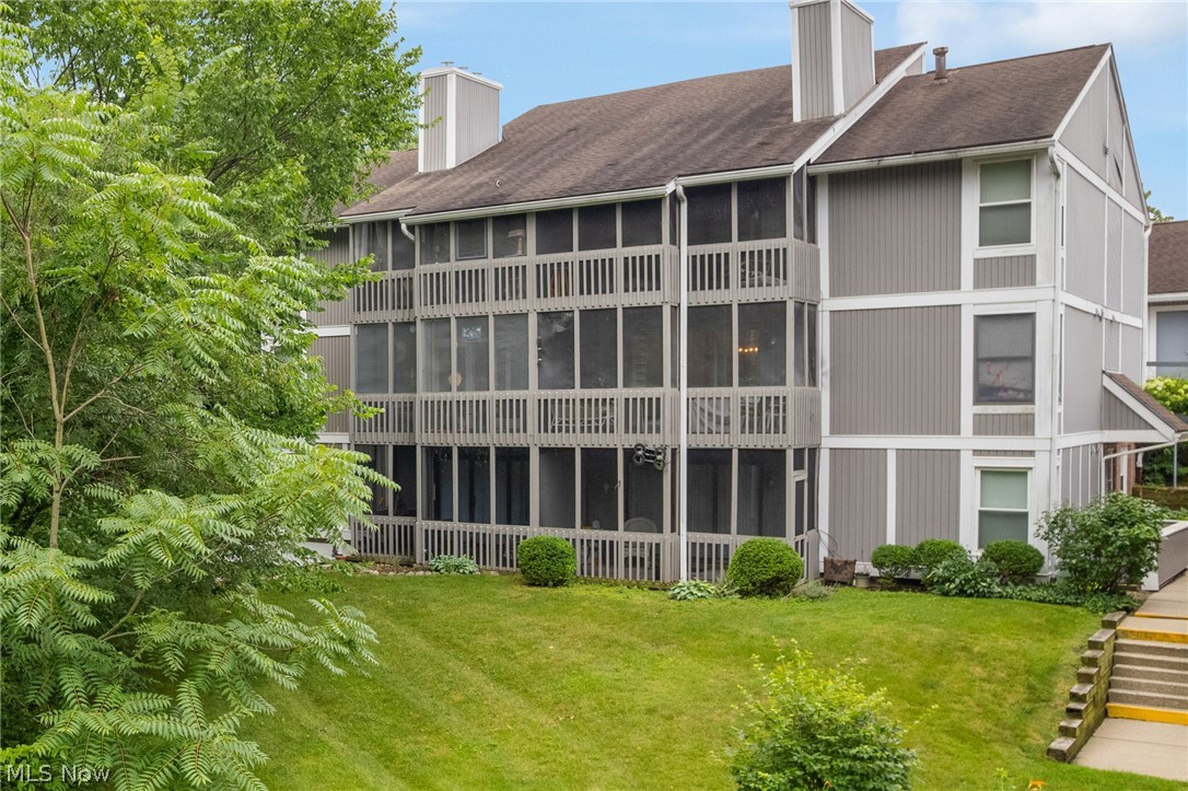 227-E Portage Lakes Drive Akron OH 44319