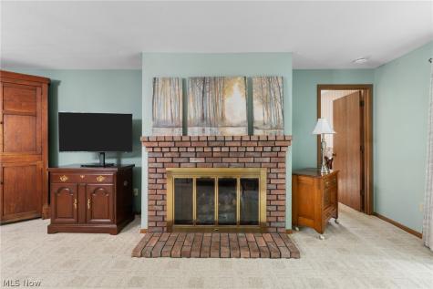 227-E Portage Lakes Drive Akron OH 44319