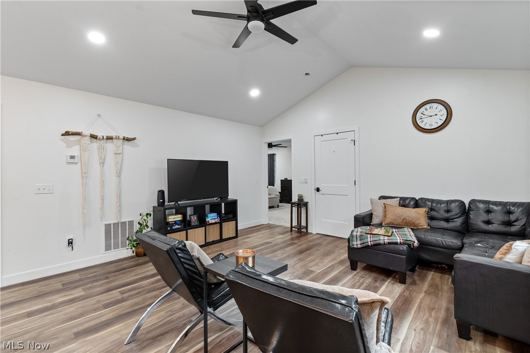 1013 Sycamore Lane Millersburg OH 44654